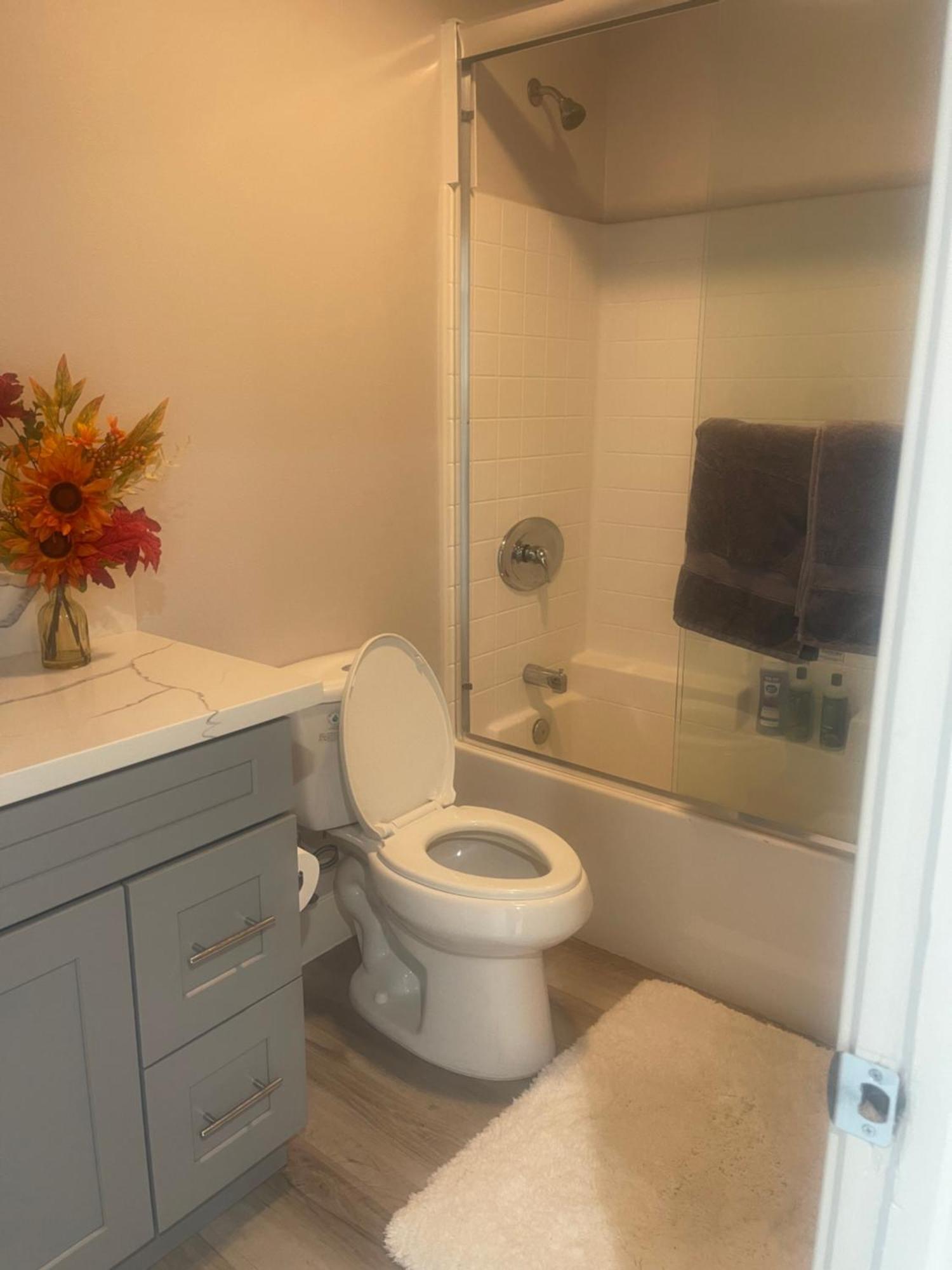 Private Room In New Appartment With Full Bath Los Angeles Exteriör bild